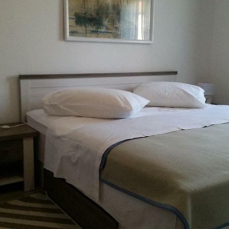 Apartments Anaivana 特罗吉尔 外观 照片