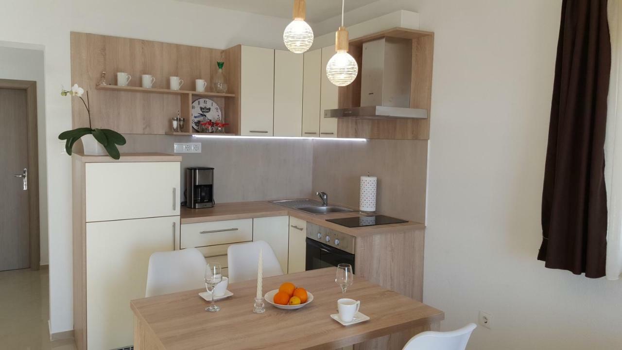 Apartments Anaivana 特罗吉尔 外观 照片