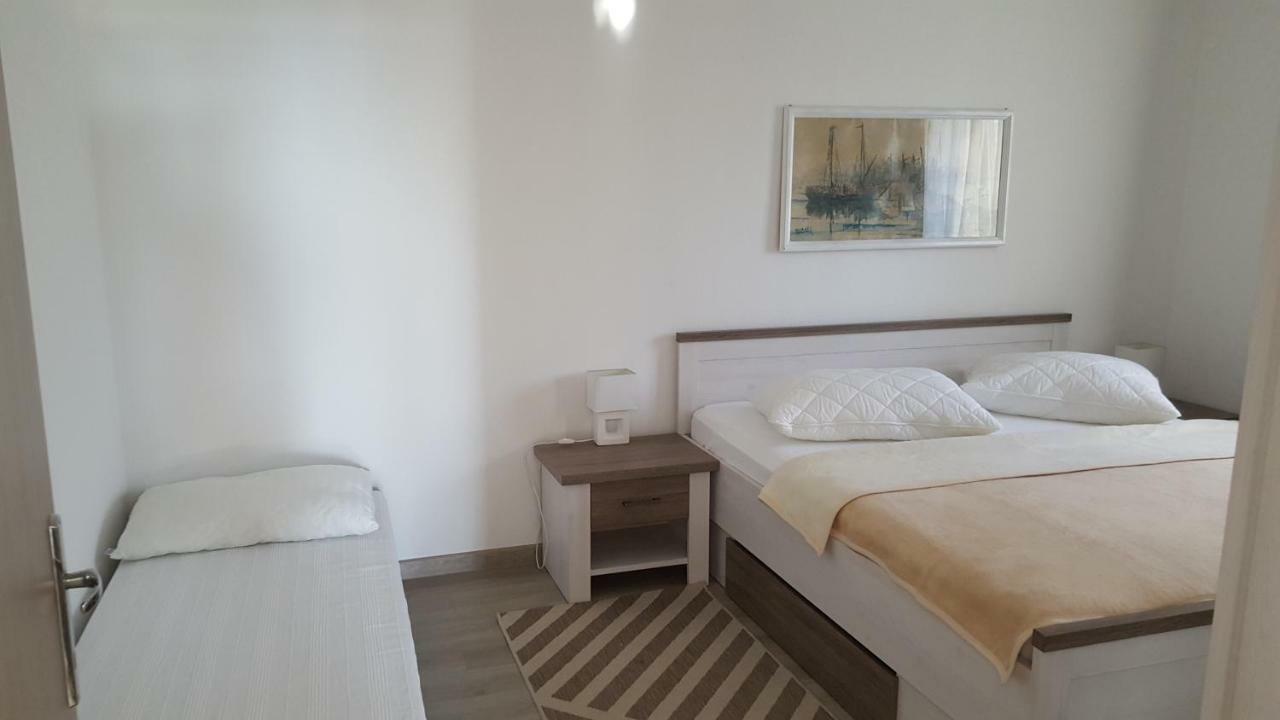 Apartments Anaivana 特罗吉尔 外观 照片