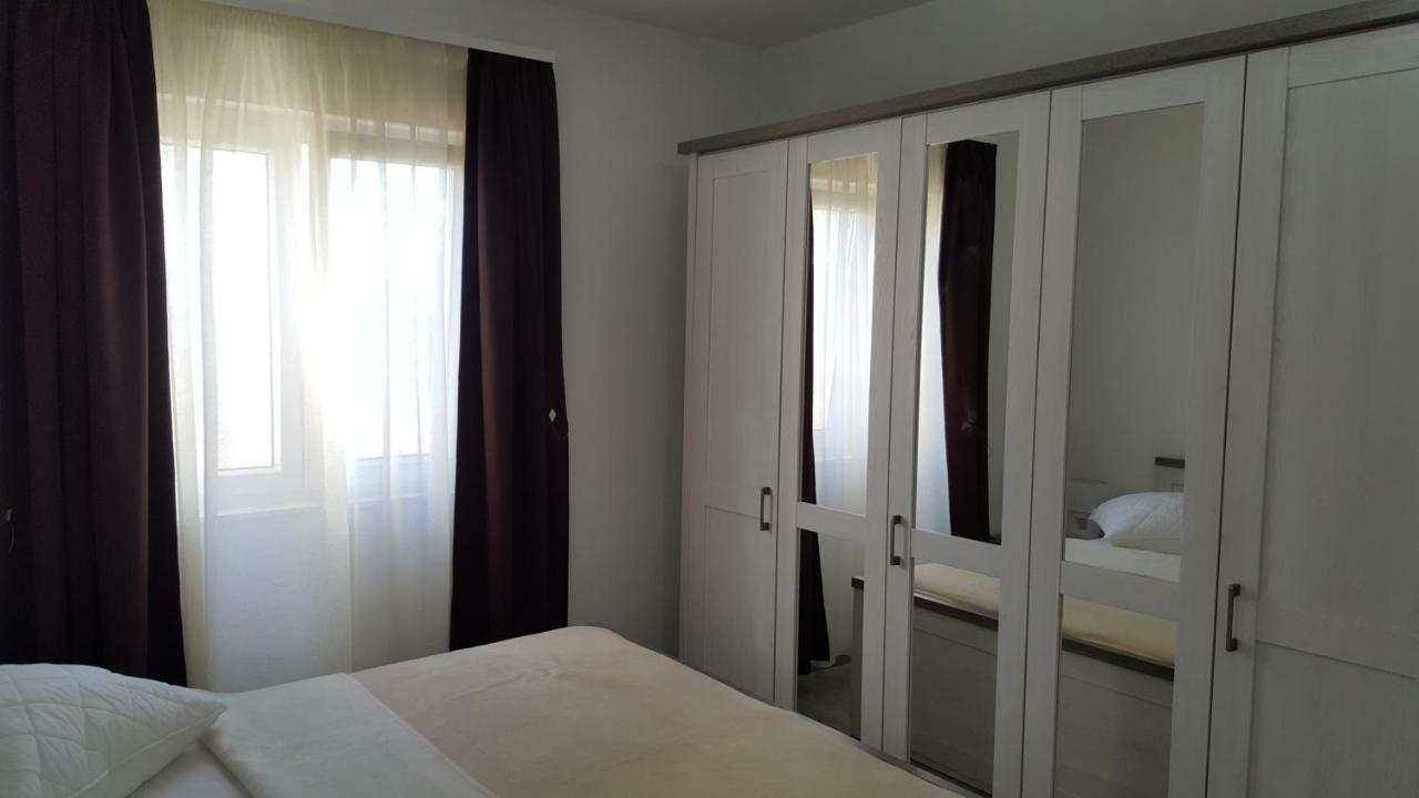 Apartments Anaivana 特罗吉尔 外观 照片