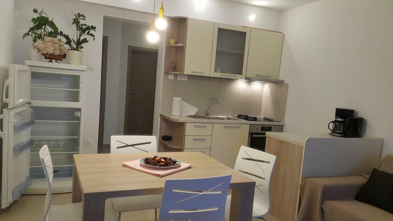 Apartments Anaivana 特罗吉尔 外观 照片