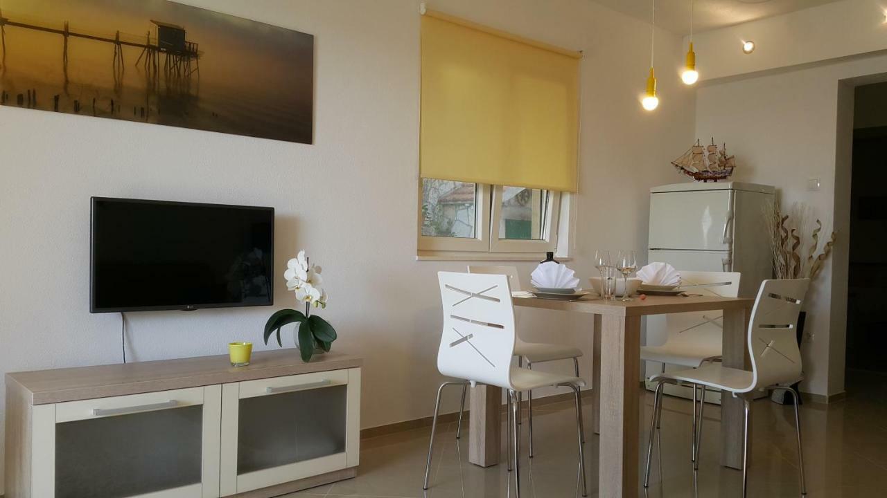 Apartments Anaivana 特罗吉尔 外观 照片
