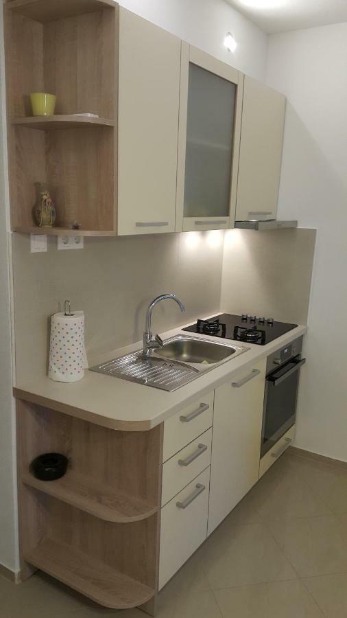 Apartments Anaivana 特罗吉尔 外观 照片