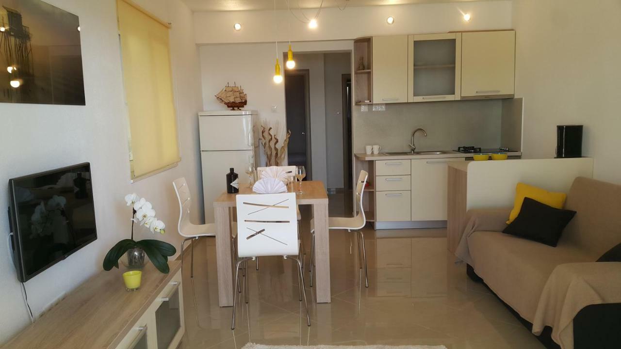 Apartments Anaivana 特罗吉尔 外观 照片