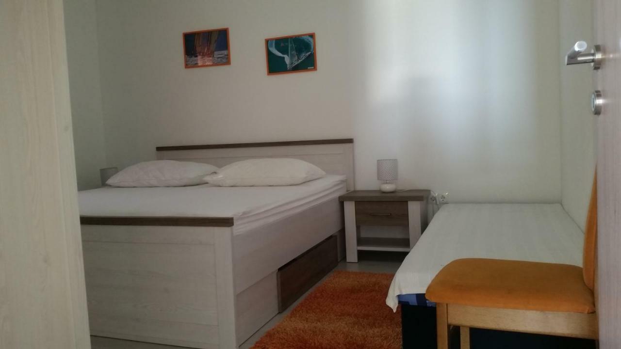 Apartments Anaivana 特罗吉尔 外观 照片