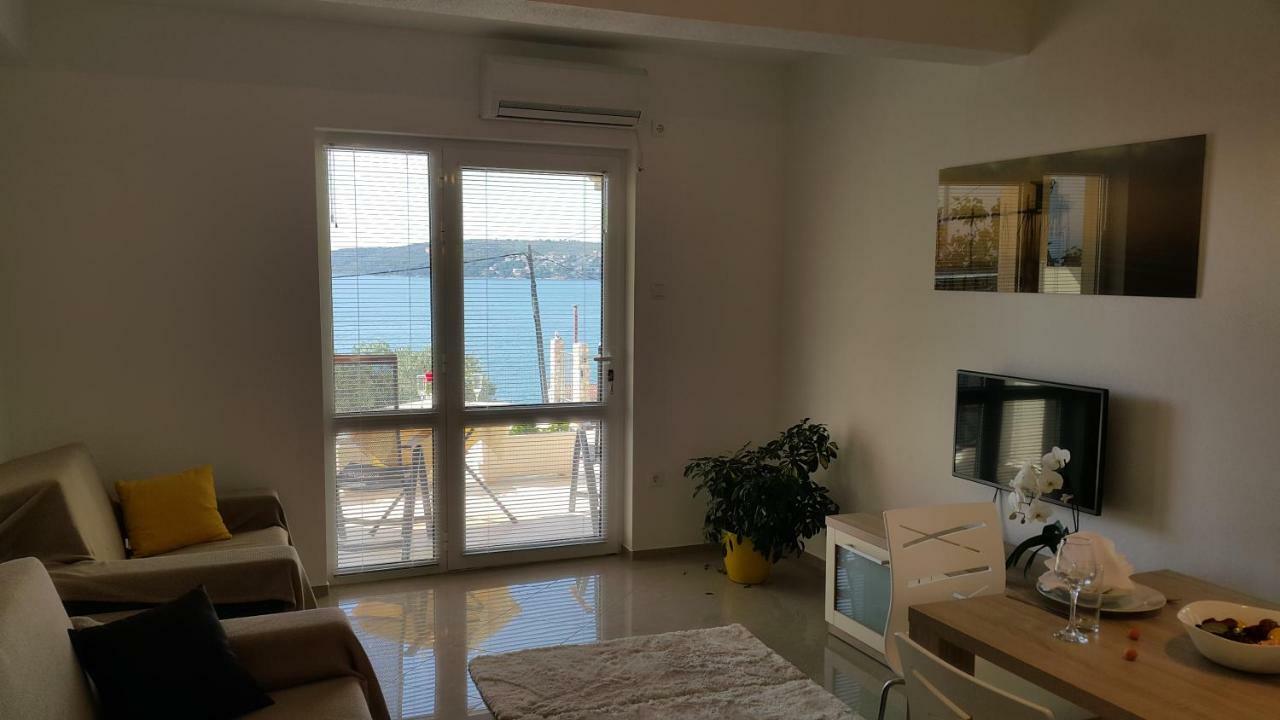 Apartments Anaivana 特罗吉尔 外观 照片